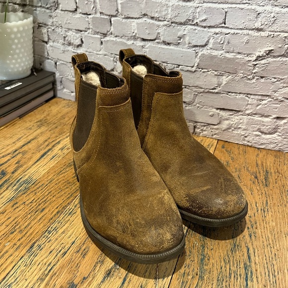 ❣️UGG – 7.5 – Brown Chelsea Boots - Picture 9 of 11